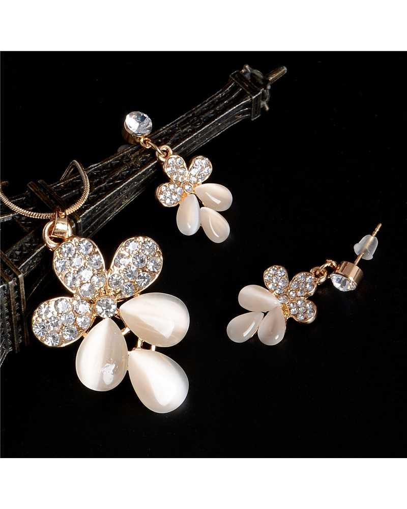 Australian Crystal Leaves Pendant With Earrings