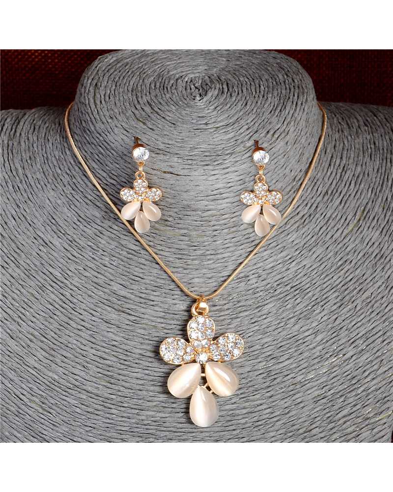 Australian Crystal Leaves Pendant With Earrings