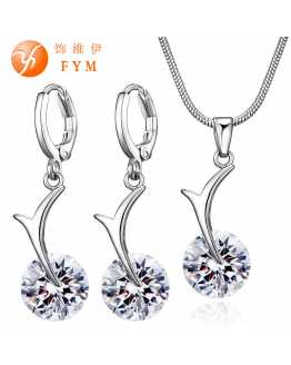 Clear Crystal Hoop Pendant With Earrings