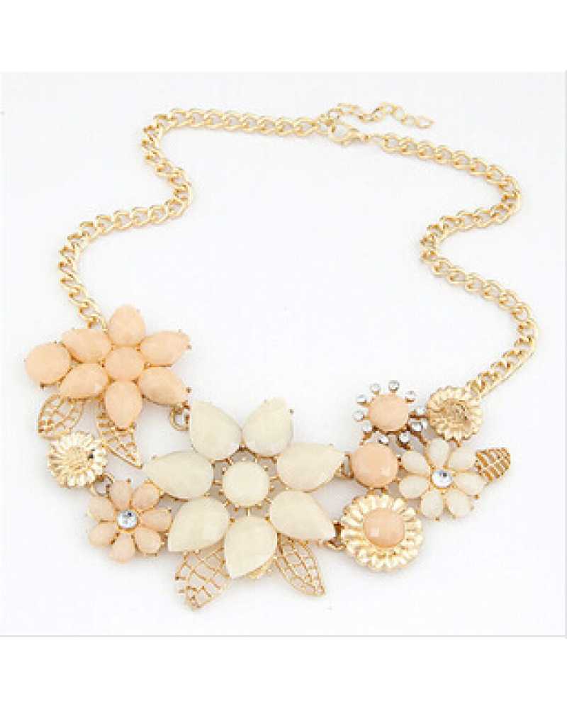 Vintage Stunning Flower Rhinestone Necklace