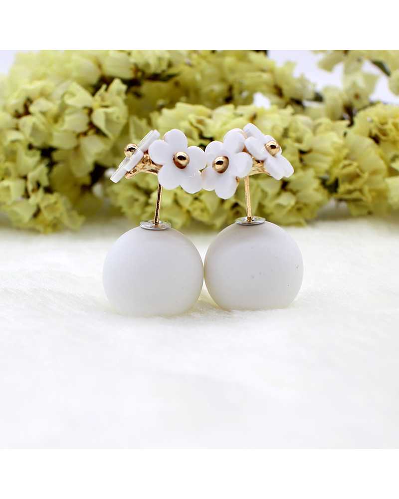  Color: White
